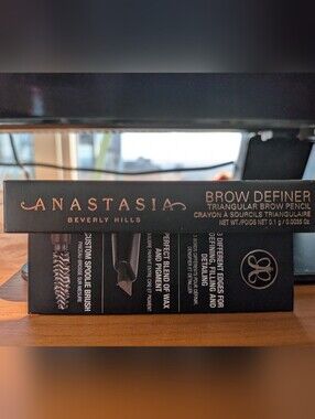 Anastasia Beverly Hills Brow Definer - Taupe